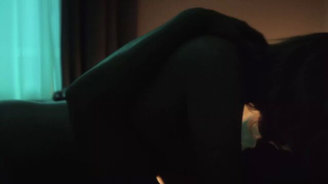 Eliza Taylor обнаженный секс, ноябрьский мужчина, сиськи топлесс с сиськами