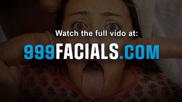 Крошка делает грязный минет с кляпом