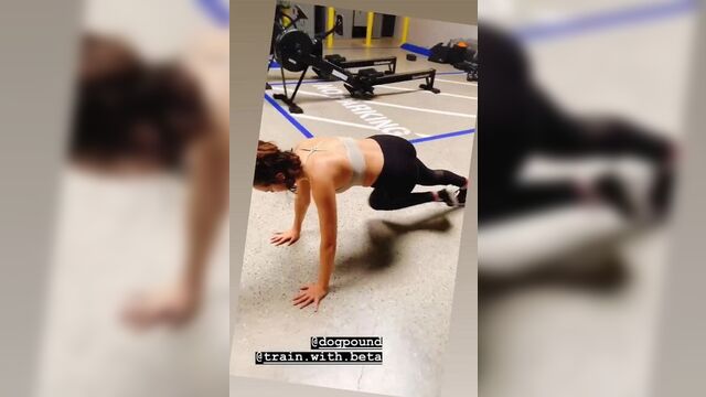 Bailee Madison трахабельная задница 3