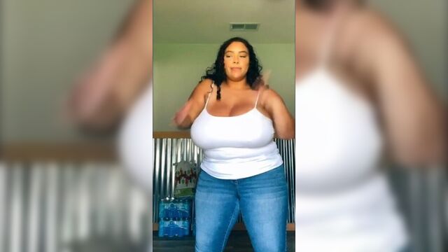 Двухрасовые титанические сиськи бабушки-толстушки - 03