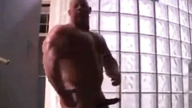 Грудастая и огромная