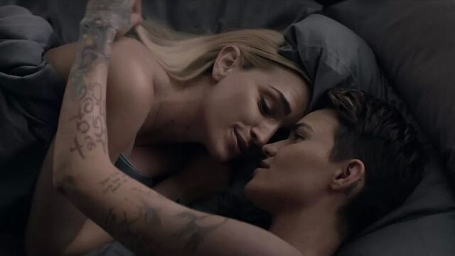 Ruby Rose и Brianne Howey - "Бэтмэн" "s1e04