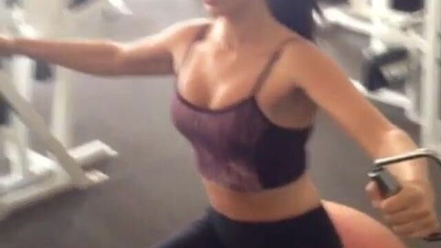 Jessica Lowndes sexy workout clip