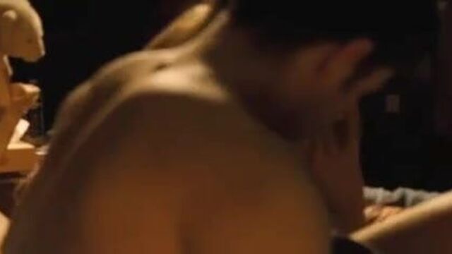 Roxane mesquida se fait baiser par 2 mecs