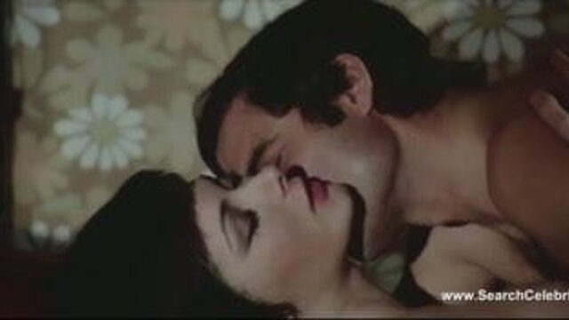 Edwige Fenech nude - Strip Nude for Your (1975)