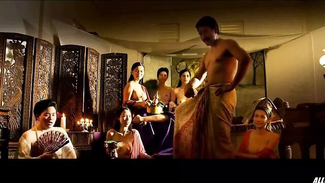 Bongkoj Khongmalai и Savika Chaiyadej в начале