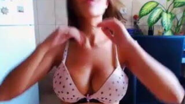 Красивые сиськи, красивое лицо