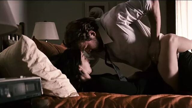 Carrie-Anne Moss - светлячки в саду