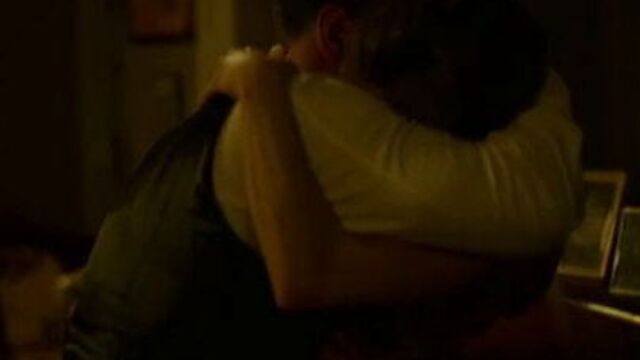 Connie Nielsen - Над пропастью - горячая сцена