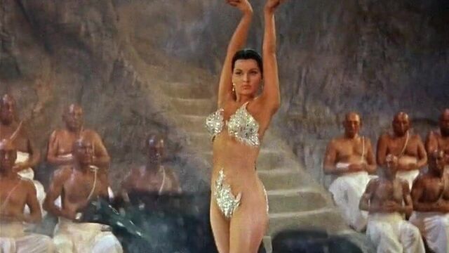 Snake Dance - винтажный эротический танец соблазняет (без обнажения)