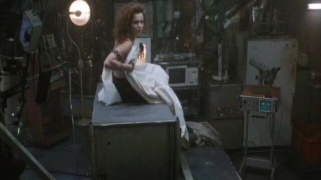 Dina Meyer - Johnny Mnemonic