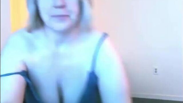 Сексуальная пухлая девушка wetcinnabunz