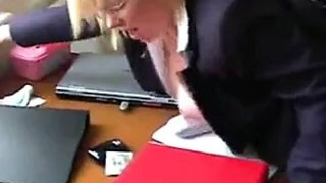 Секретаршу Donna X трахнули