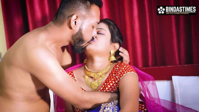 1-й секс после замужества с его мужем, девственницей-девушкой