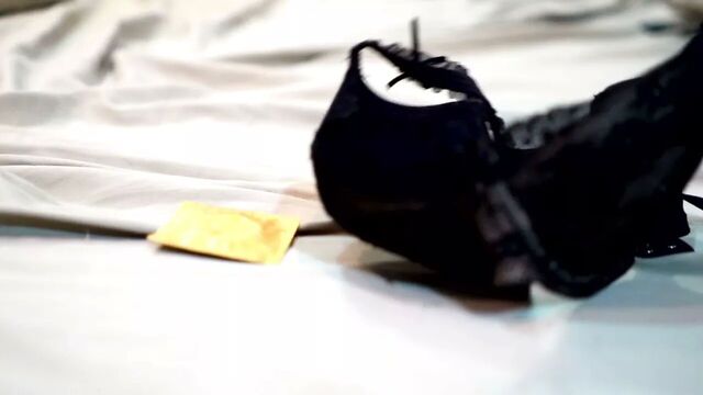 Рыжая знаменитость Elizabeth Gillies, сексуальные сцены, подборка