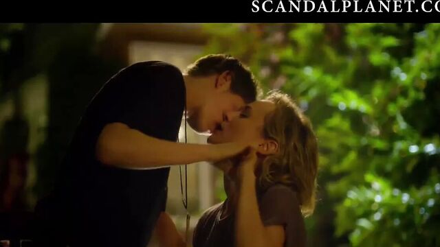 Kristen Stewart обнаженные и сцены секса на scandalplanet.com