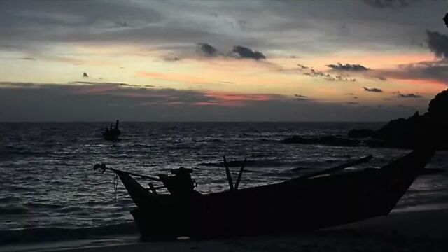 Tilda Swinton - пляж 2000 (зрелая и молодая)