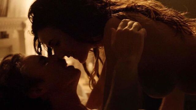 Обнаженный секс Emmanuelle Chriqui на scandalplanet.com