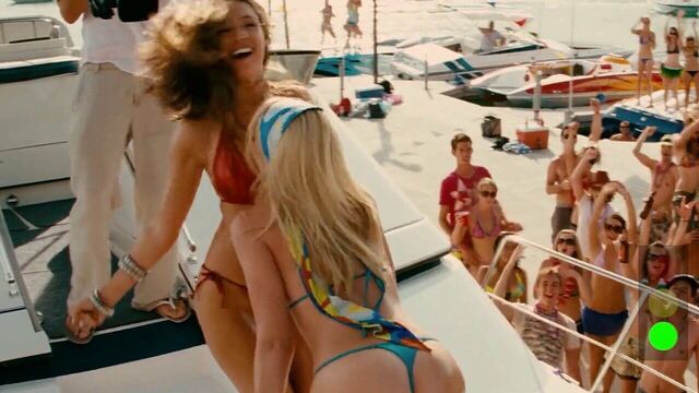 Kelly Brook, светофорный челенж