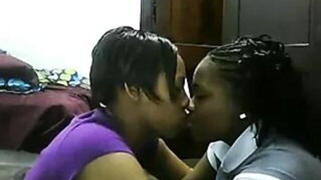 Целующиеся девушки 53