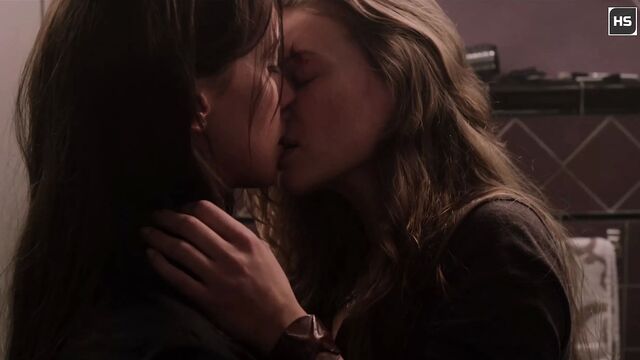 Katie Cassidy - горячий лесбийский поцелуй 4K