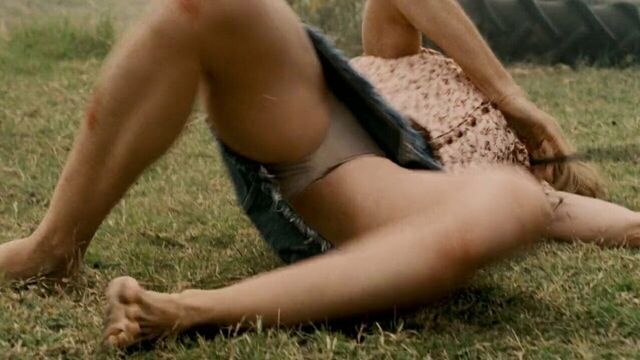 Diora Baird - Техасская резня бензопилой, начало