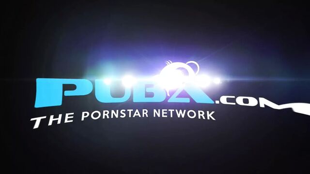 Brooklyn shows off her curves before touching herself