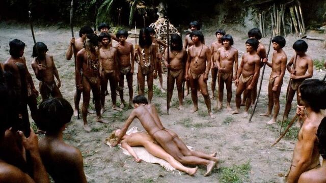 Обнаженная сцена секса Laura Gemser и Monica Zanchi, ScandalPlanetcom