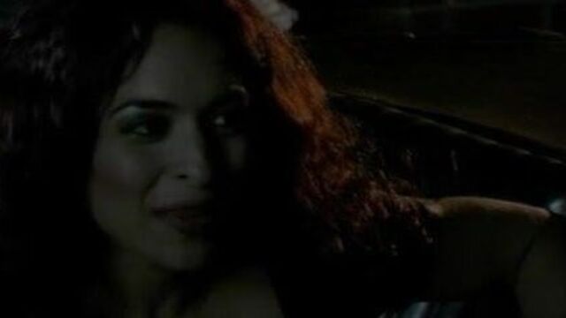 Athena демонстрирует секс-сцену в доме на полпути