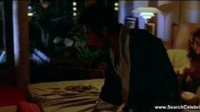 Elizabeth Berkley обнаженная - любое воскресенье