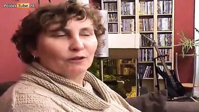 Зрелая сквиртует в любительском видео