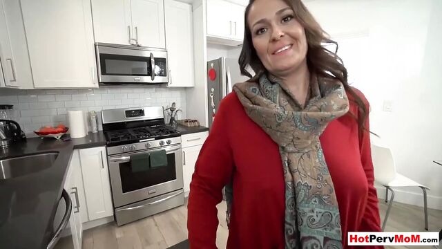 Who is she? name of the pornstar please