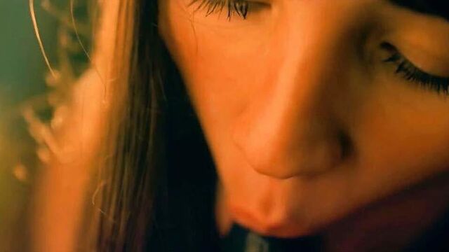 Agostina Bettinelli делает тройничок с минетом в желании на scandalplanet