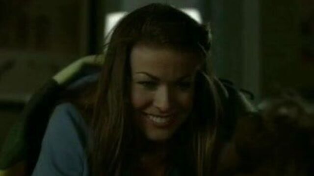 Carmen Electra сосет член