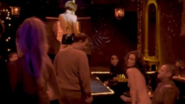 Annie Parisse, Rosemarie De Witt и обнаженный бу Zette Sullivan