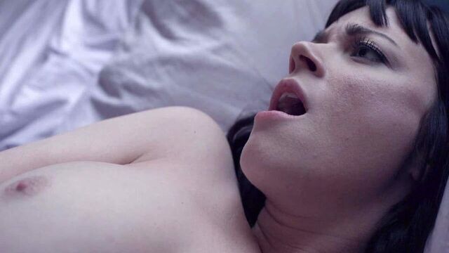 Amber секс с разбойником с камнем в 'Секс-погода' на scandalplanet.com