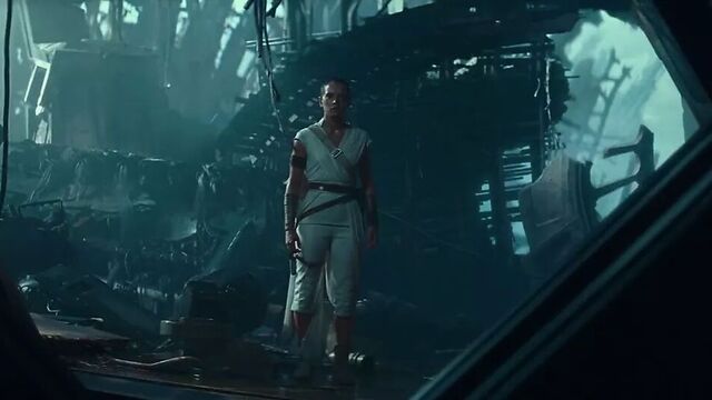 Rey мельком видит темную сторону