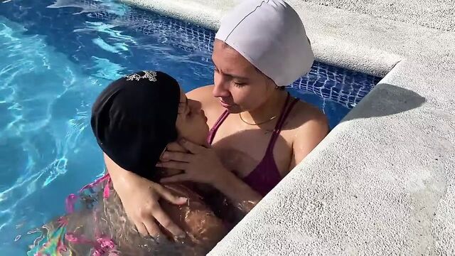 I invite my girlfriend to the pool and we fuck in the bathroom
