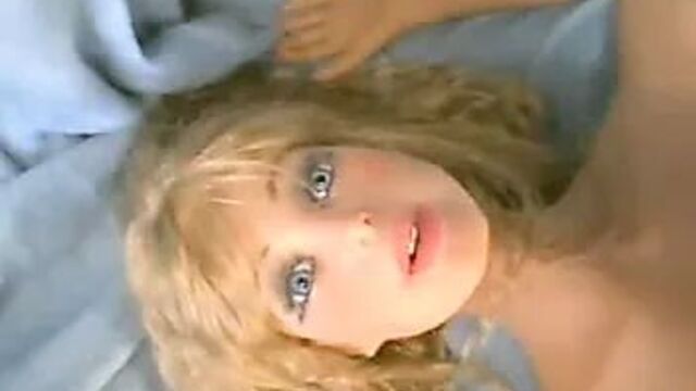 Секс-робот в действии