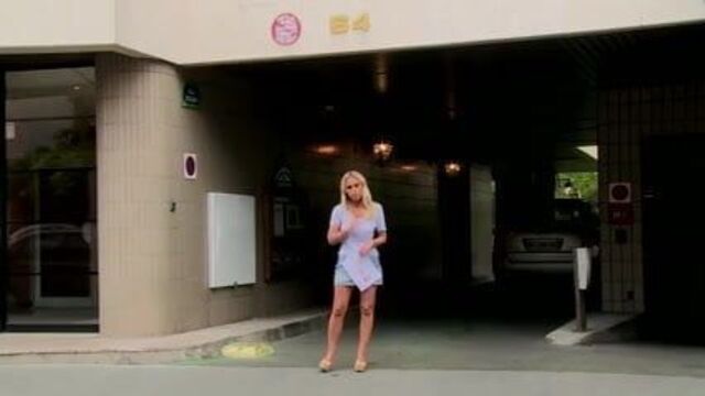 Cecile De Menibus челен