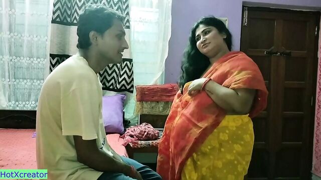 Indian Hot Bhabhi XXX sex with Innocent Boy! With Clear Audio