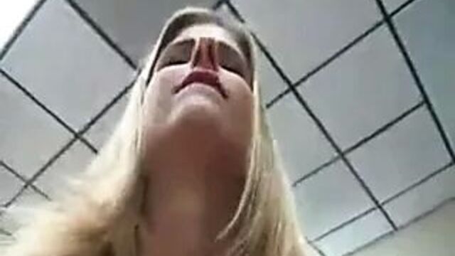 Усталая мачеха трахает пасынка