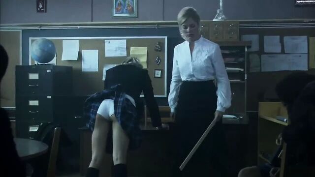 Сцена шлепанья - 5ive Girls - Alex Spking