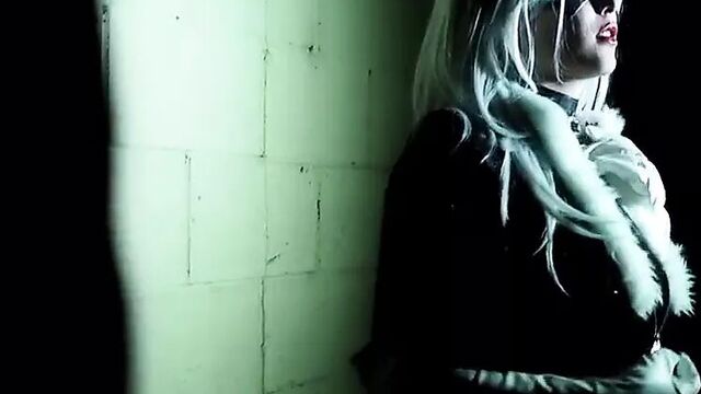 Tessa Fowler: черная кошка