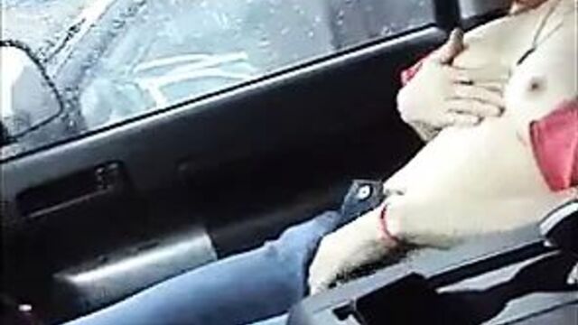 Женщина мастурбирует для незнакомки-женщины !!!