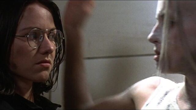 Naomi Wats и Lori Petty - танковщица