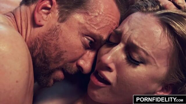 PORNFIDELITY Riley Reyes Bubble Butt Fantasy Creampie