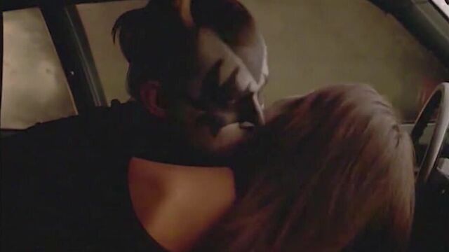 Обнаженная секс-сцена с Kelly Monaco в пустых руках scandalplanet.com