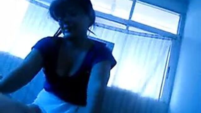 Азиатская массажистка дрочит мне