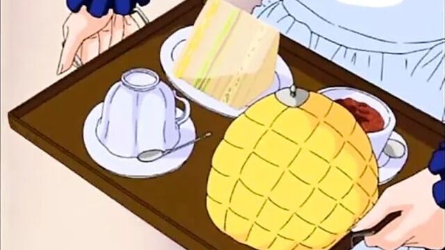 Бедная горничная дублирует ее